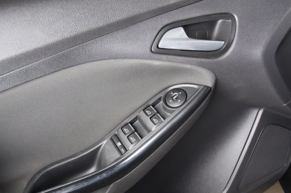 Ford Focus, 1.6 л, Робот, 2012 фото 7