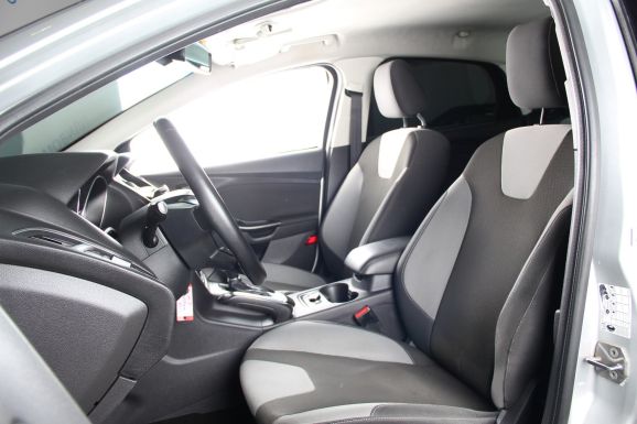 Ford Focus, 1.6 л, Робот, 2012 фото 8