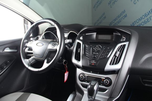 Ford Focus, 1.6 л, Робот, 2012 фото 12