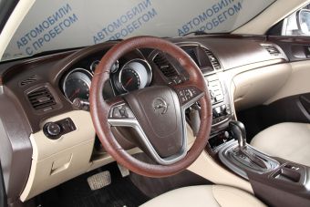 Opel Insignia, 2.0 л, АКПП, 2011 фото 9