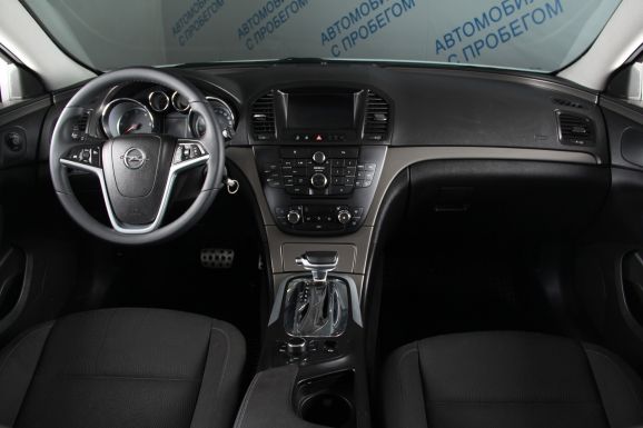 Opel Insignia, 2.0 л, АТ, 2010 фото 7