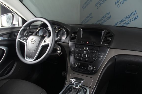 Opel Insignia, 2.0 л, АТ, 2010 фото 9
