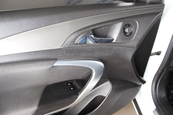 Opel Insignia, 2.0 л, АТ, 2010 фото 11