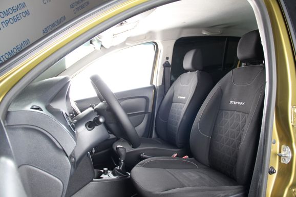 Renault Sandero, 1.6 л, Робот, 2015 фото 8