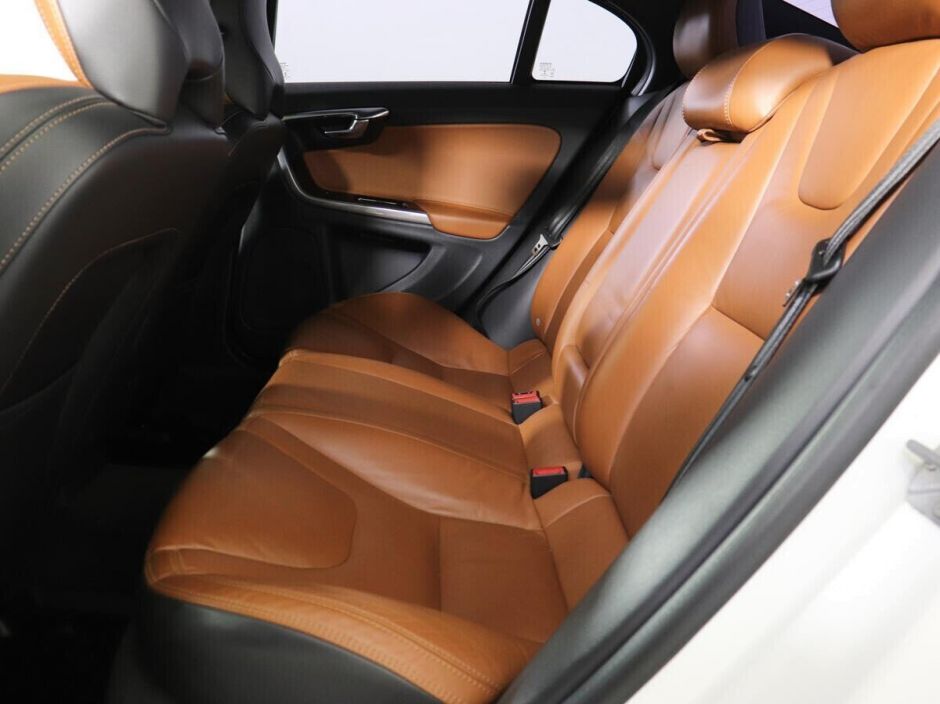 Volvo S60, 2.5 л, АТ, 2014 фото 1