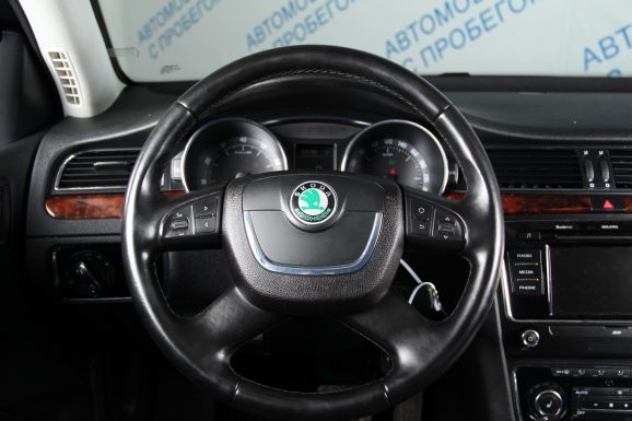 Skoda Superb, 1.8 л, Робот, 2012 фото 10