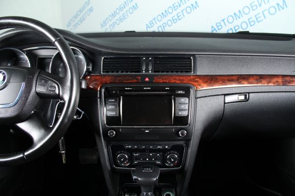 Skoda Superb, 1.8 л, Робот, 2012 фото 11