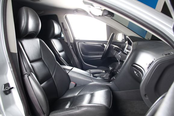 Volvo S60, 2.5 л, АТ, 2008 фото 2