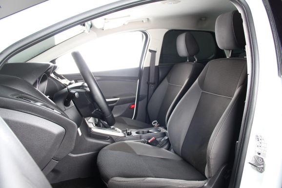 Ford Focus, 1.6 л, МТ, 2012 фото 8