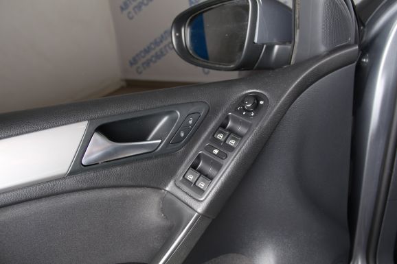 Volkswagen Golf, 1.6 л, Робот, 2012 фото 7