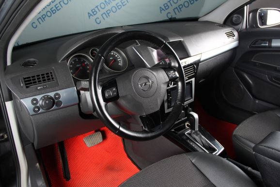 Opel Astra, 1.8 л, АТ, 2012 фото 9