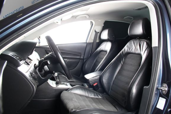 Volkswagen Passat, 2.0 л, АТ, 2010 фото 8