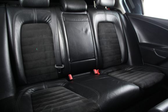 Volkswagen Passat, 2.0 л, АТ, 2010 фото 1