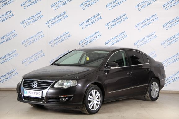 Volkswagen Passat, 1.8 л, Робот, 2009 фото 3