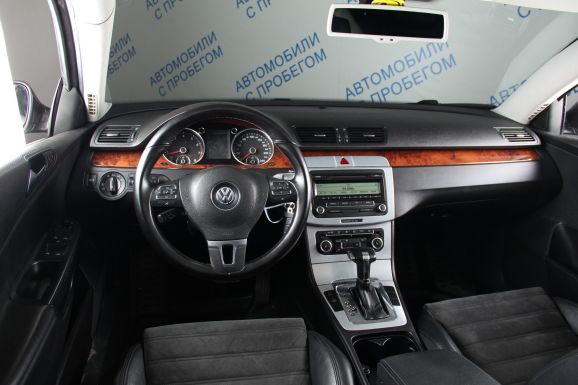 Volkswagen Passat, 1.8 л, Робот, 2009 фото 10