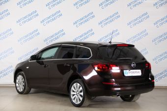 Opel Astra, 1.4 л, АКПП, 2011 фото 6