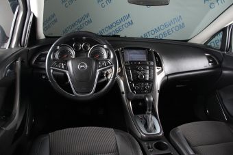 Opel Astra, 1.4 л, АКПП, 2011 фото 10