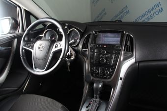 Opel Astra, 1.4 л, АКПП, 2011 фото 12