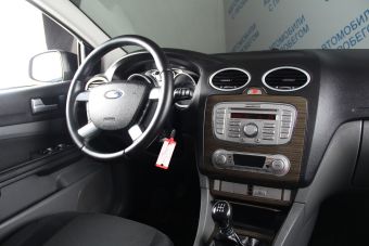 Ford Focus, 1.6 л, МКПП, 2011 фото 12