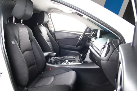 Mazda 3, 1.5 л, АТ, 2015 фото 2