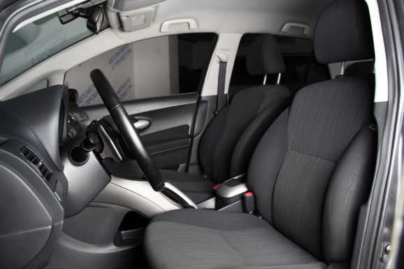 Toyota Auris, 1.6 л, Робот, 2008 фото 8