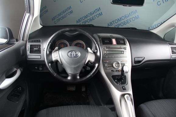 Toyota Auris, 1.6 л, Робот, 2008 фото 10