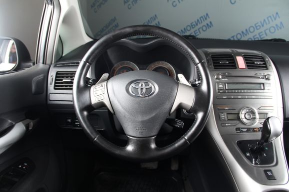 Toyota Auris, 1.6 л, Робот, 2008 фото 11