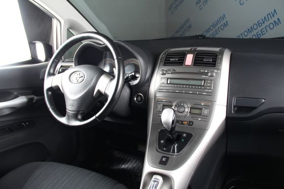 Toyota Auris, 1.6 л, Робот, 2008 фото 12