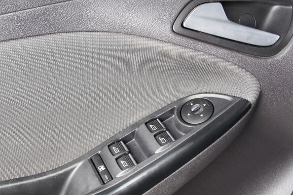 Ford Focus, 2.0 л, МТ, 2013 фото 7