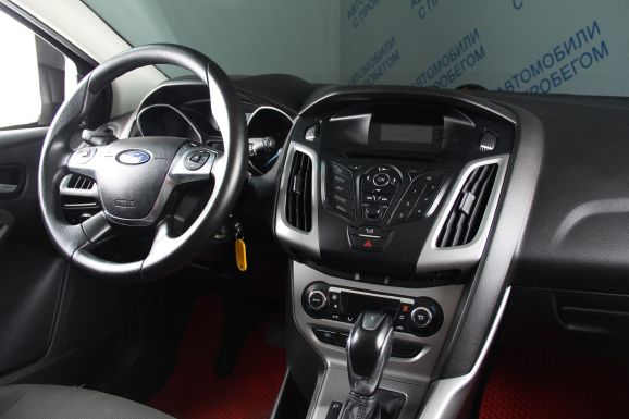 Ford Focus, 1.6 л, Робот, 2013 фото 12