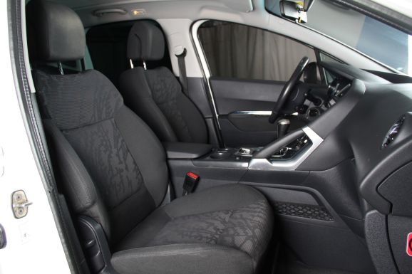 Peugeot 3008, 1.6 л, АТ, 2011 фото 2