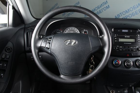 Hyundai Elantra GLS, 1.6 л, МТ, 2011 фото 11