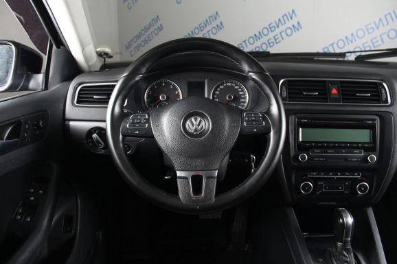 Volkswagen Jetta Highline, 1.4 л, Робот, 2014 фото 10