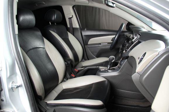 Chevrolet Cruze, 1.8 л, АТ, 2009 фото 2