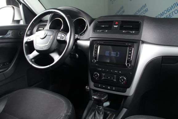 Skoda Yeti, 1.8 л, Робот, 2013 фото 9