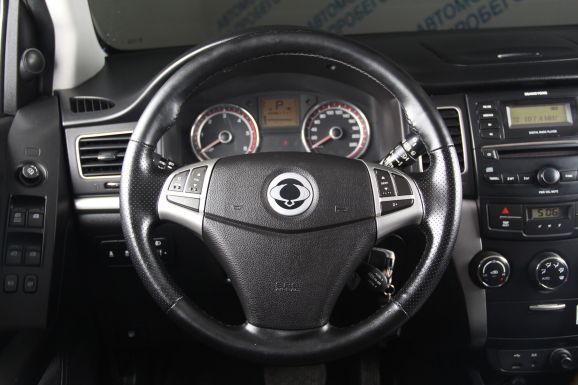 SsangYong Actyon, 2.0 л, АТ, 2011 фото 2