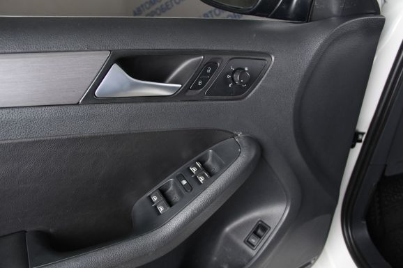 Volkswagen Jetta, 1.4 л, Робот, 2013 фото 8