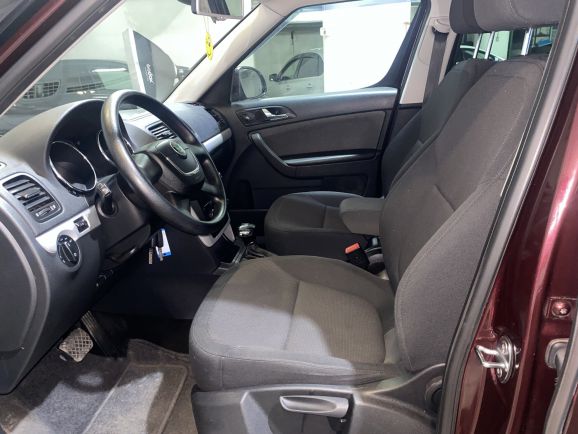 Skoda Yeti Elegance, 1.2 л, Робот, 2012 фото 7