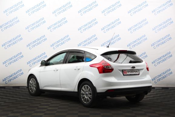 Ford Focus Titanium, 2.0 л, Робот, 2015 фото 6