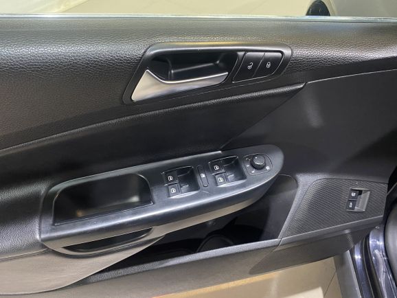 Volkswagen Passat Highline, 1.8 л, Робот, 2009 фото 10