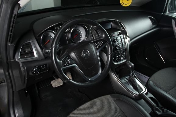 Opel Astra Cosmo, 1.4 л, АТ, 2012 фото 7