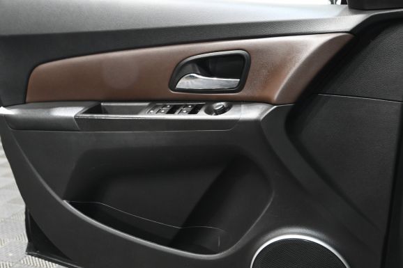 Chevrolet Cruze LTZ, 1.8 л, АТ, 2014 фото 11