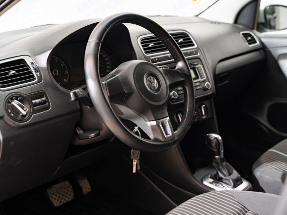 Volkswagen Polo Highline, 1.6 л, АТ, 2013 фото 2