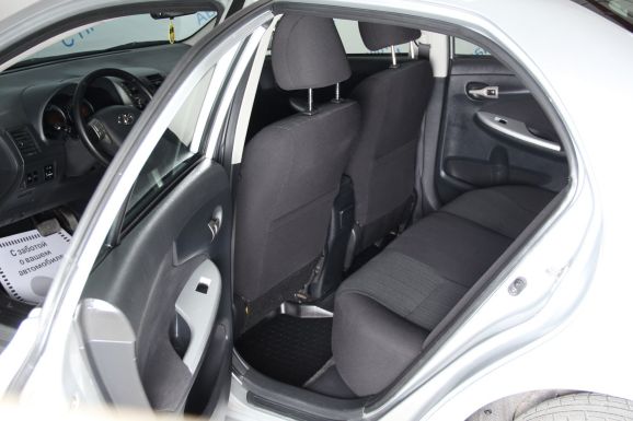 Toyota Corolla Престиж, 1.6 л, Робот, 2008 фото 1