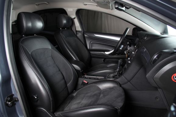 Ford Mondeo Titanium Black, 2.0 л, Робот, 2011 фото 9