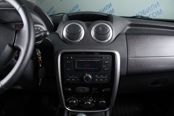 Renault Duster Privilege, 1.6 л, МТ, 2014 фото 9