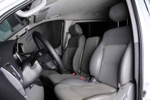 Hyundai Grand Starex, 2.5 л, АТ, 2008 фото 12