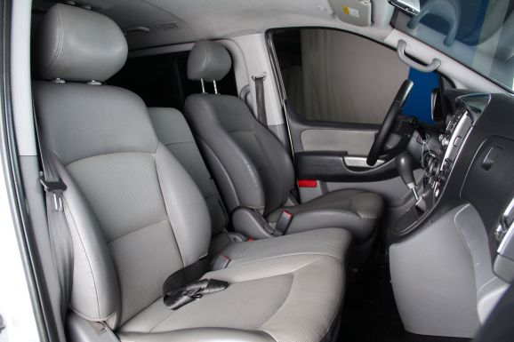 Hyundai Grand Starex, 2.5 л, АТ, 2008 фото 13