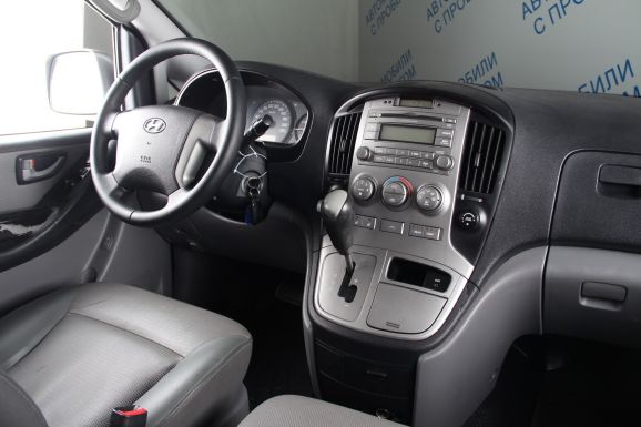 Hyundai Grand Starex, 2.5 л, АТ, 2010 фото 9