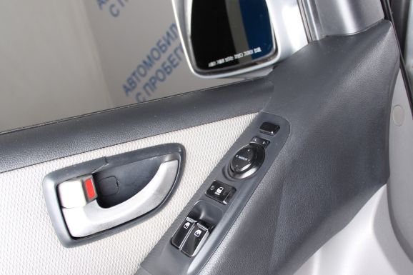 Hyundai Grand Starex, 2.5 л, АТ, 2010 фото 11